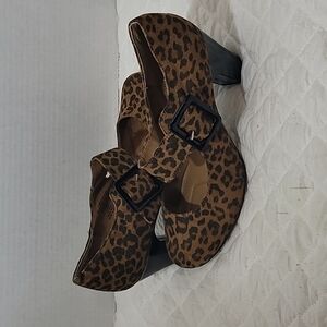 Jaclyn Smith Women's Leopard Print Heels Size 7
